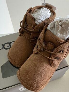 NWT UGG Baby Nuemel Boots s 2/3 6-12m
